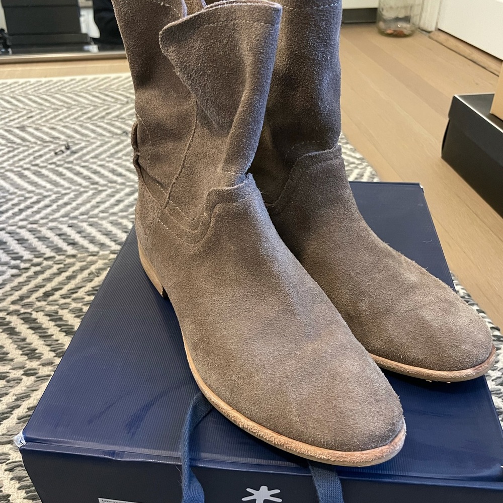 Splendid Brand suede booties